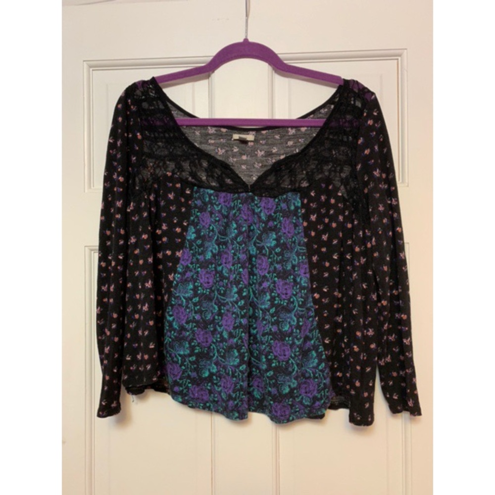 UO Flower and Lace Detail Top